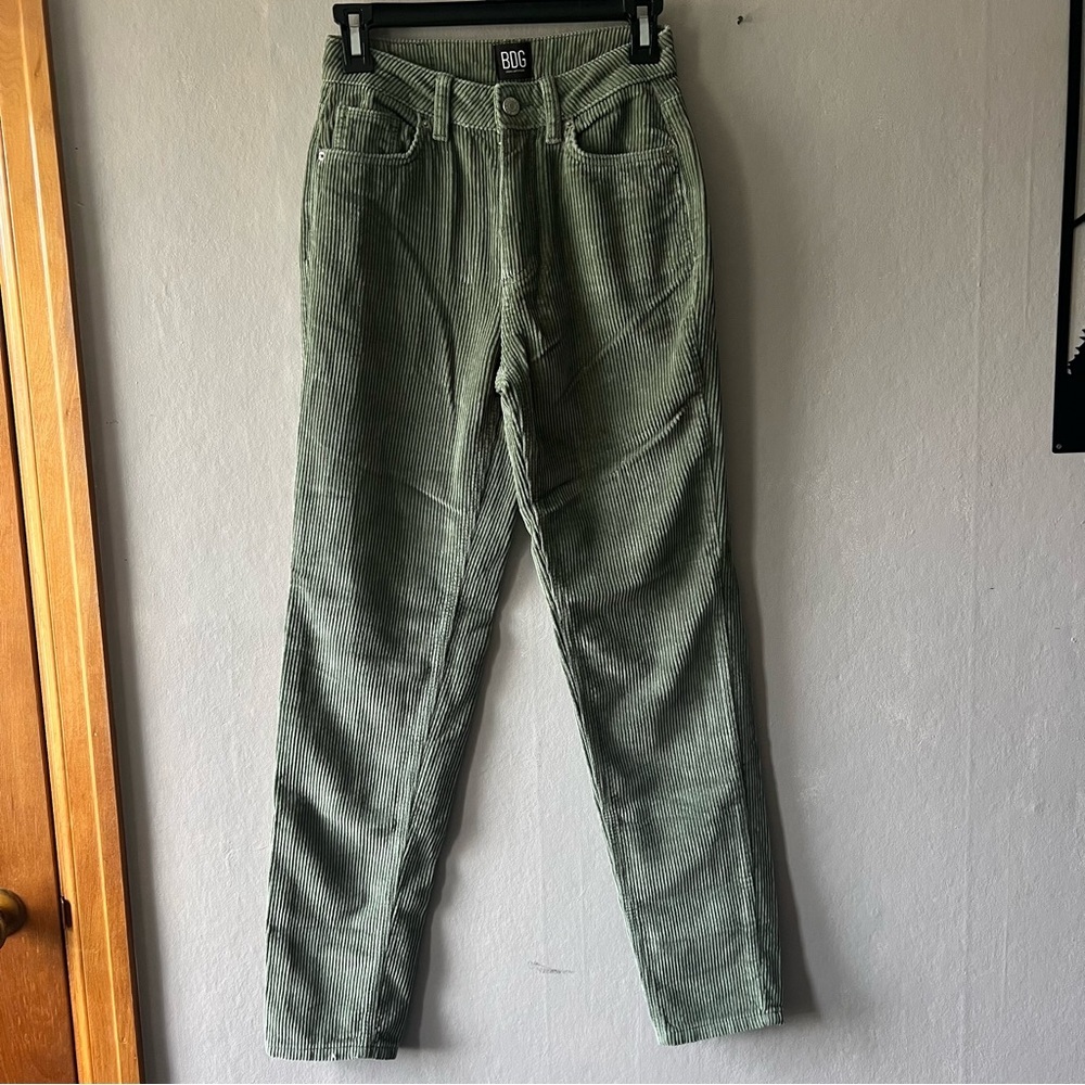 BDG Urban Outfitters Mom High-Rise Green Corduroy Pants Size 24